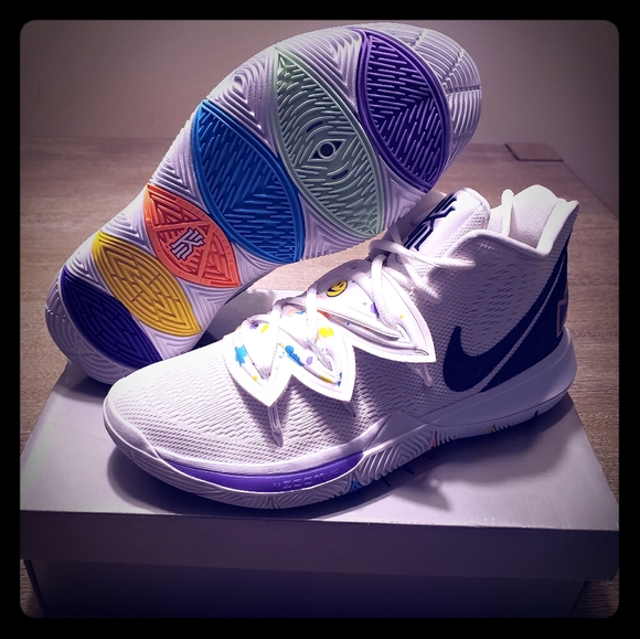Nike Kyrie 5 "Have A Nike Day" - Picture 1 of 8